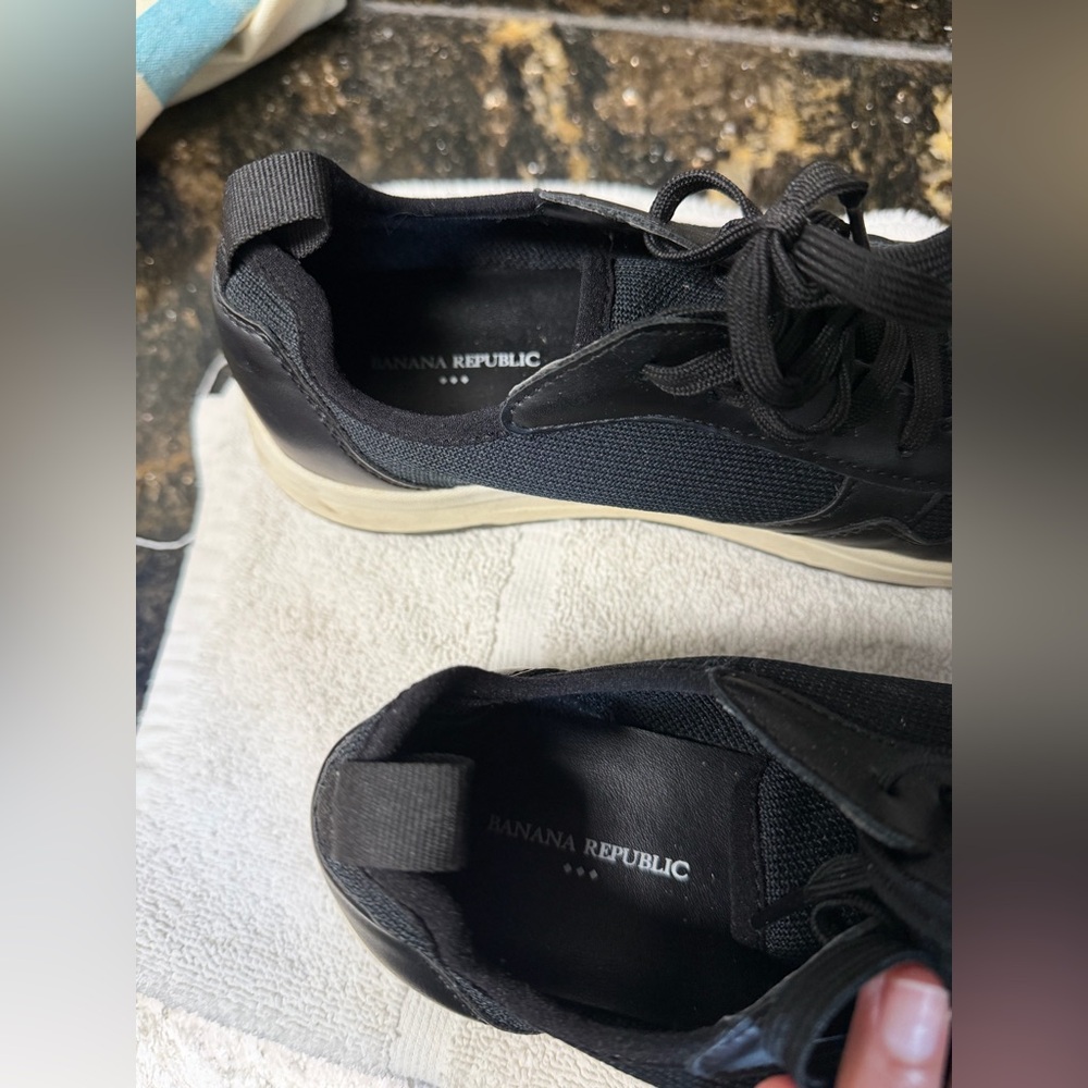 Banana Republic Black and Cream Sneakers - Picture 5 of 6